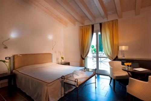 Hotel Bogliaco - Photo 1