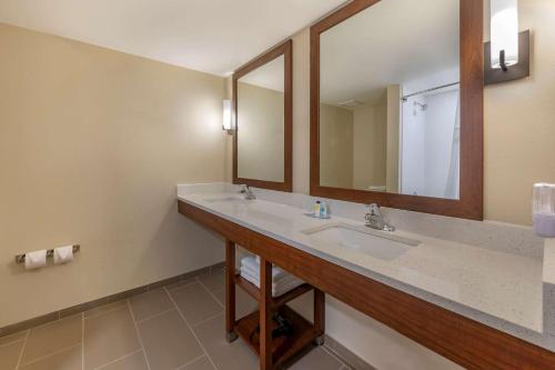 Comfort Suites Daytona Beach - Speedway - image 7