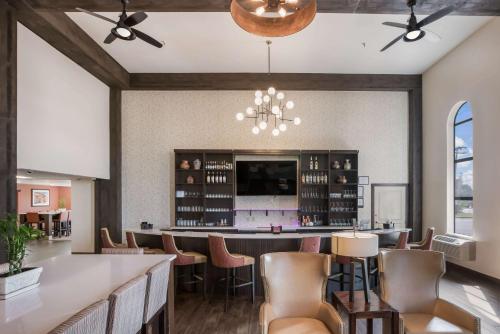 Clarion Inn