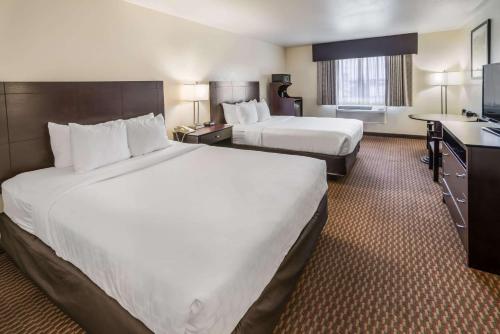 Clarion Inn