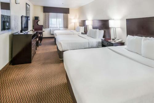 Clarion Inn