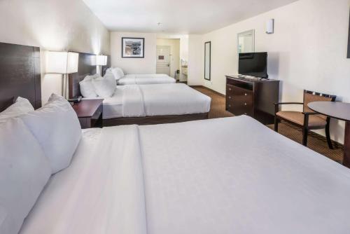 Clarion Inn
