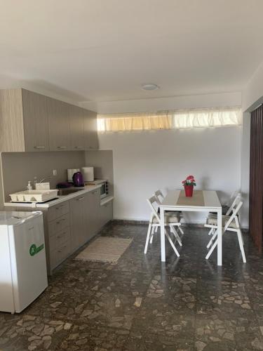 Cozy apartment in Saronida in Lagonisi