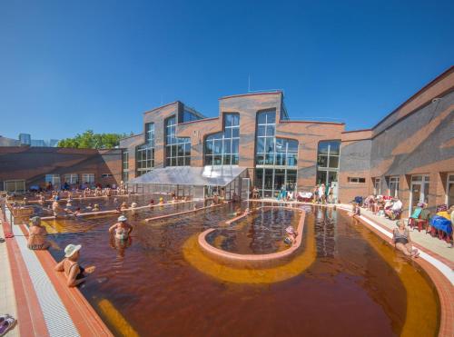 Hungarospa Thermal Camping Mobilház - image 4