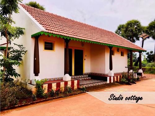 One-Bedroom Cottage image 2