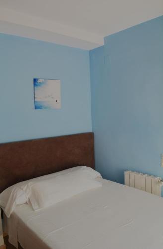 Hotel L'Escala - image 2