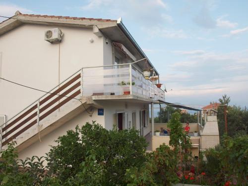  Apartments in Slatine/Insel Ciovo 35465 in Slatine