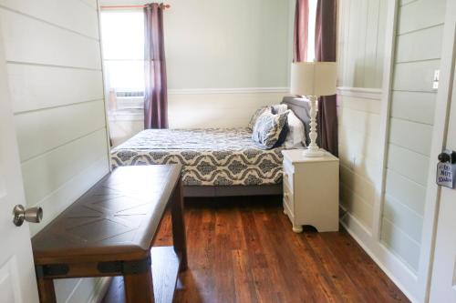 1 king bed, 1 sofa bed