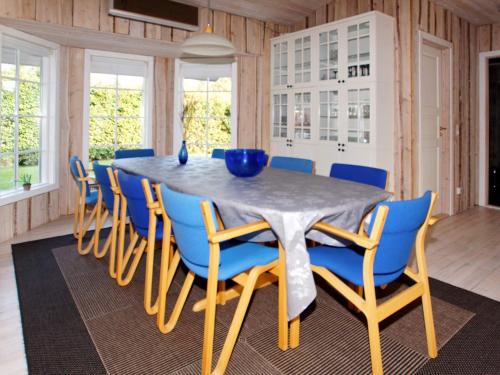 Three-Bedroom Holiday home in Henne 2 - main image