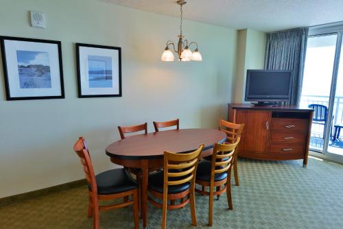 Deluxe Ocean Front Two-Bedroom Condo in Sandy Beach Resort detail