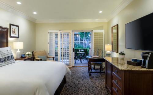 Westlake Village Inn Room Type - King Room