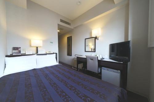 Double Room with Small Double Bed - Non-Smoking image 2