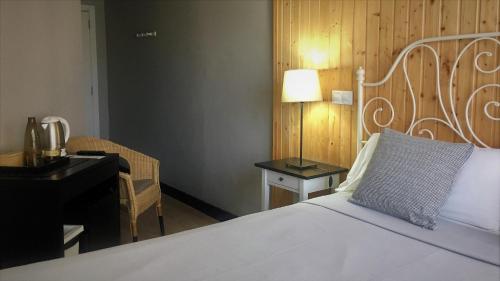 Double Room image 10