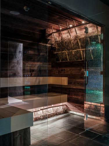 Hotel National Zermatt - image 8
