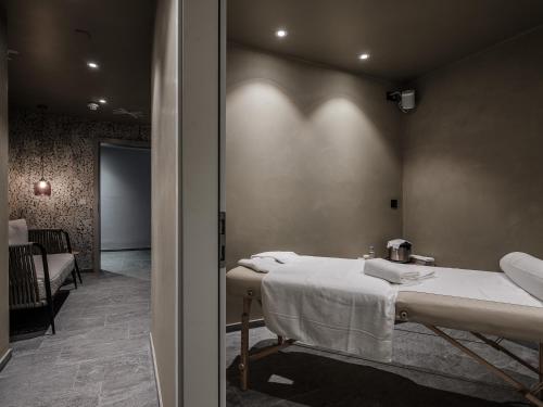 Hotel National Zermatt - image 14