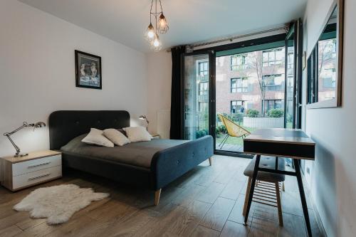 Garden - Quiet Apartment in the City Center
