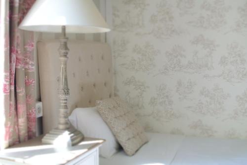 1 queen bed, 2 twin beds