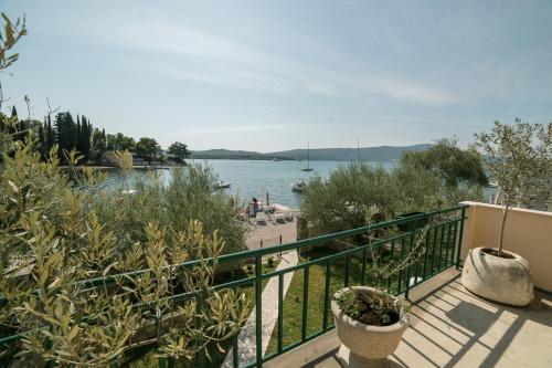 Apartments Tivat Obala - image 4