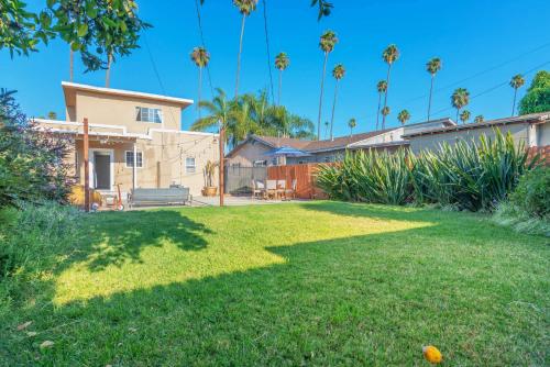Beautifully decorated Leimert Park home close to USC and LAX in Los Angeles, USA