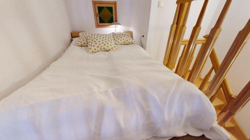 One-Bedroom Apartment image 1