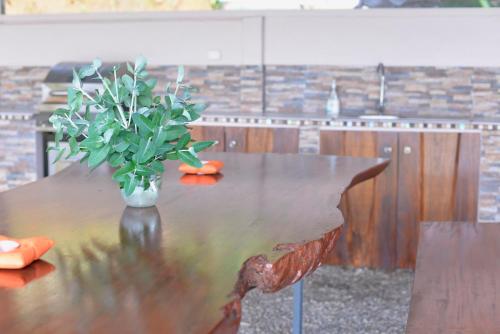 Facilities, Supercostarica in Grecia