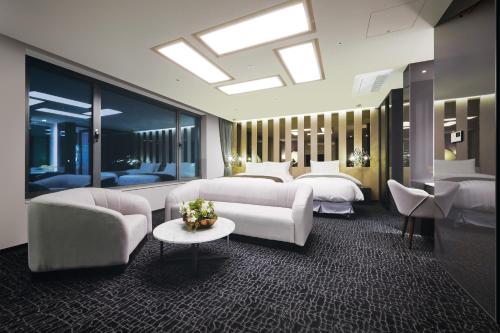 Traum Valley Hotel - formerly jeongseon intoraon hotel Room Type - Family Suite