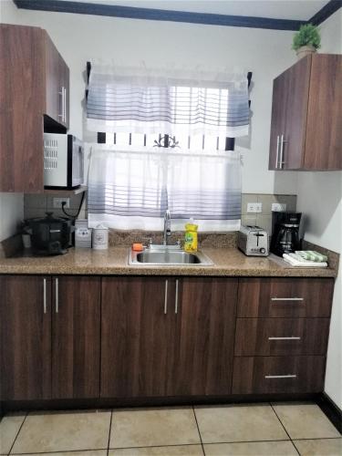 Kubo Apartment Private 2 Bedrooms 5 mins SJO Airport with AC