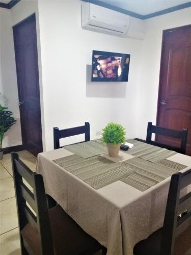 Kubo Apartment Private 2 Bedrooms 5 mins SJO Airport with AC