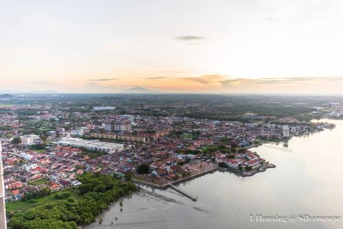 Ken Home Silverscape Block A 5pax No Wifi Ken Home Silverscape Block A 5pax No Wifi