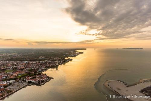 Ken Home Silverscape Block A 5pax No Wifi Ken Home Silverscape Block A 5pax No Wifi