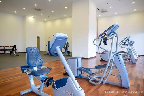 Ken Home Silverscape Block A 5pax No Wifi Ken Home Silverscape Block A 5pax No Wifi