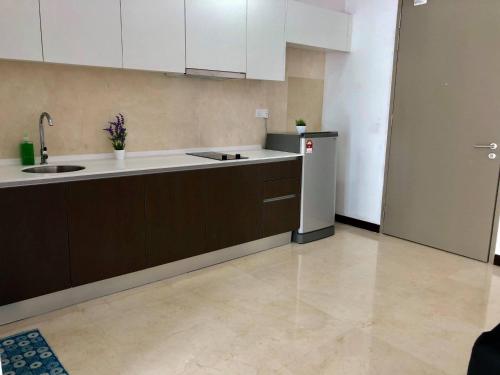 Ken Home Silverscape Block A 5pax No Wifi Ken Home Silverscape Block A 5pax No Wifi