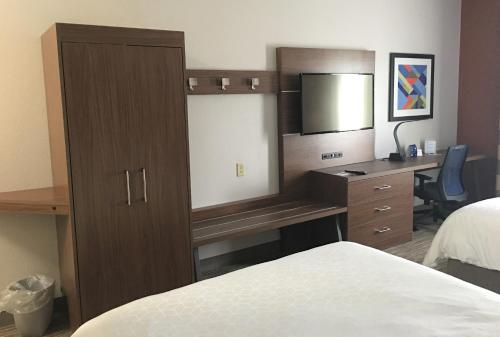 Holiday Inn Express Greensburg an IHG Hotel - image 11