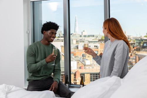 YOTEL London Clerkenwell St Paul's - image 13