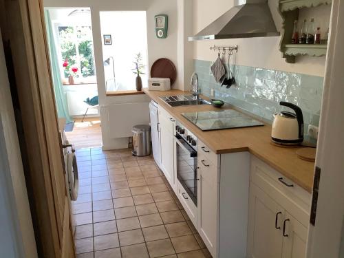 廚房, Haus Schönkamp, ganzes Ferienhaus mit Garten & Parkplatz (Haus Schonkamp, ganzes Ferienhaus mit Garten & Parkplatz) in 盧貝克