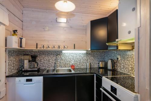 Létesítmények, Lähderinne - 2 bedroom log cabin, private beach, wifi & sauna (Lahderinne - 2 bedroom log cabin, private beach, wifi & sauna) in Suomussalmi