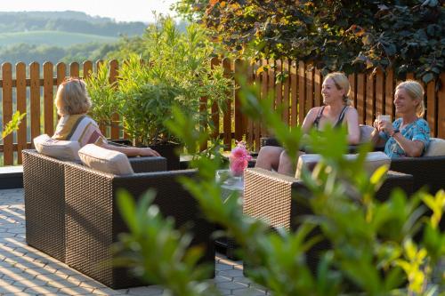 Hotel Garni Oasis Loipersdorf - image 2