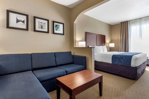 Comfort Suites Near Baylor University