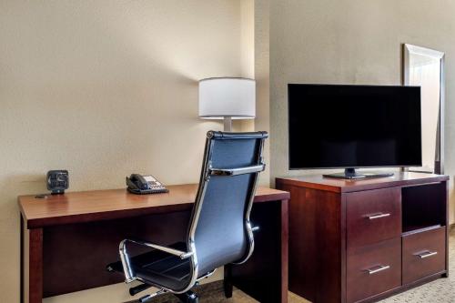 Comfort Suites Waco Near University Area - main image