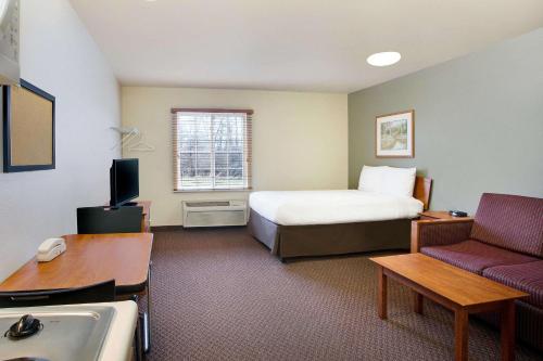 WoodSpring Suites Cincinnati Fairfield