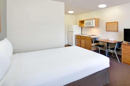 WoodSpring Suites Cincinnati Fairfield