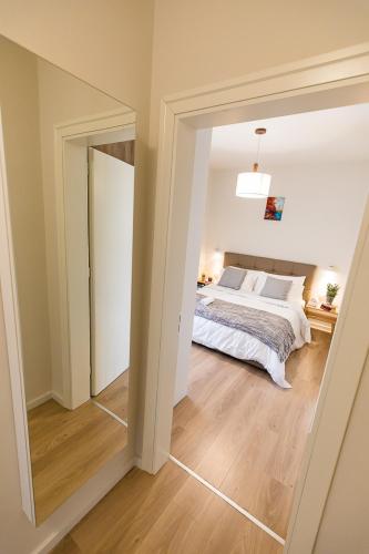 LINA - TIA, Chic Tirana Apartment