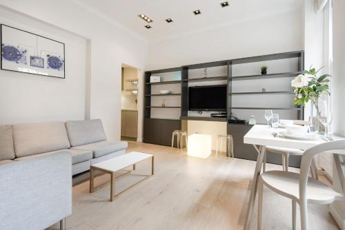 Gorgeous Gloucester Road Apartment, , London