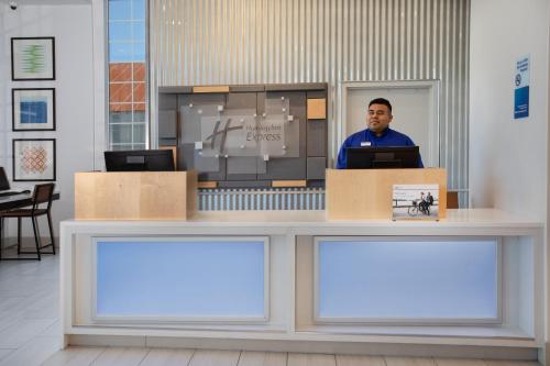 A szálláshely kívülről, Holiday Inn Express Monterey - Cannery Row By IHG in Monterey városközpont