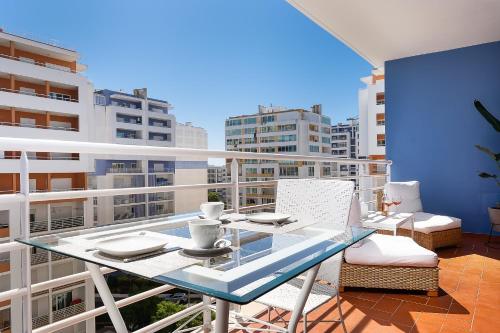 White Ocean Home by Real Life Concierge - main image