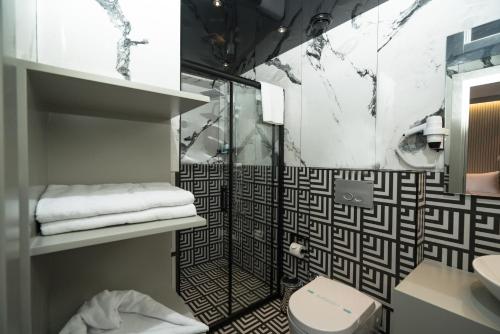 Basel Hotel Room Type - Deluxe Suite