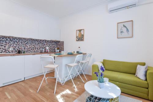 Cosy & renovated 2BD flat near Vitoshka by Flat Mаnager, Sofia (Foto 7)
