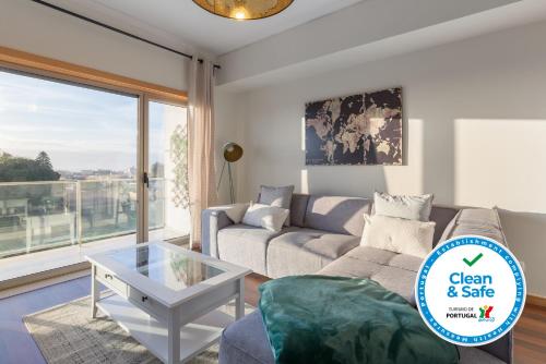  Luxurious Flat with Balcony & Garage, Unterkunft in Vila Nova de Gaia