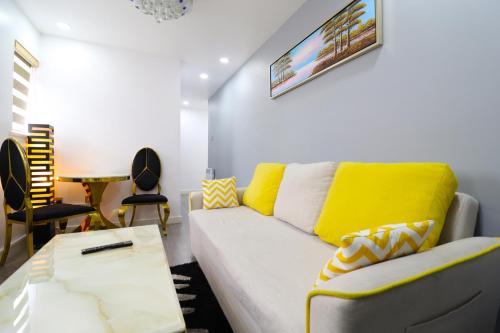 Queen Stay Apartments - image 5
