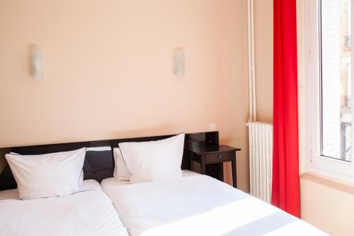 2 twin beds